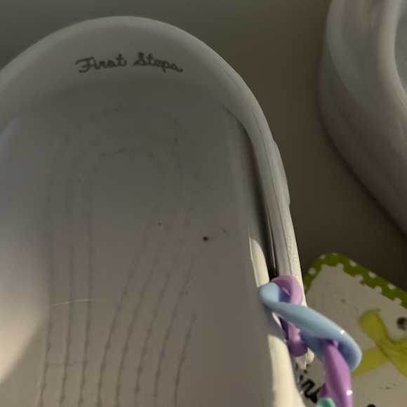 New First Steps Girls flower White Shoes Size 3 - Picture 3 of 12